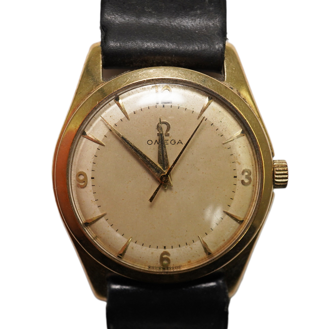 A gentleman's 1950's 9ct gold Omega manual wind wrist watch, with baton and Arabic numerals, movement c.420, case diameter 34mm, on associated leather strap. Condition- poor to fair